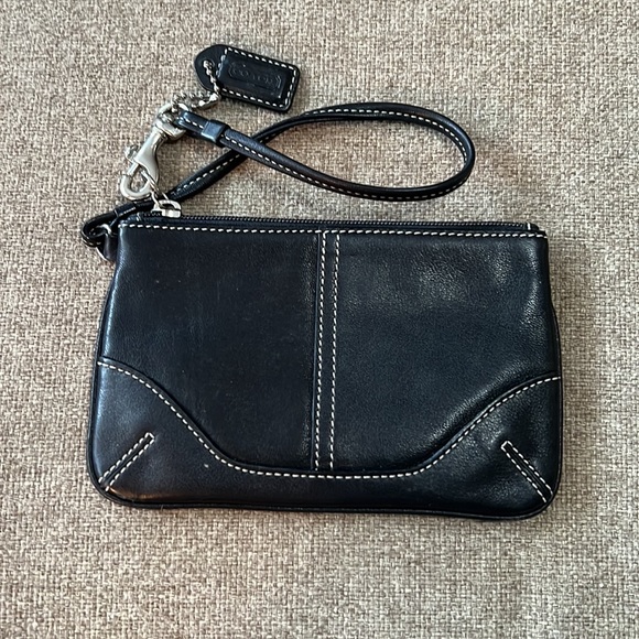 Coach Wristlet Black - Picture 2 of 6